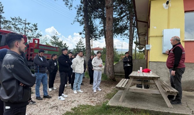 ÇAKÜ’lü Öğrencilerden Orman İşletme Şefliği ’ne Teknik Ziyaret - Çankırı haber