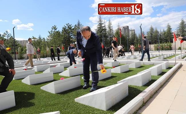 Çankırı Valisi Hüseyin Çakırtaş, Bayramı Arifesinde Şehitlerimizi Ziyaret Etti Çankırı haber