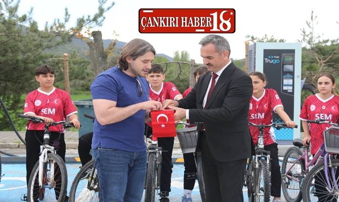Çankırılı Sporcular Türk bayrağı Kastamonu’ya Teslim Etti - Çankırı haber