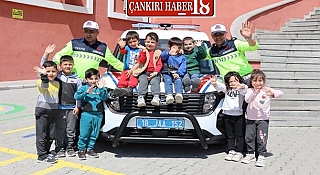 Çankırı Jandarmasından Minik Öğrencilere Trafik Eğitimi