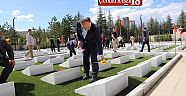 Çankırı Valisi Hüseyin Çakırtaş, Bayramı Arifesinde Şehitlerimizi Ziyaret Etti