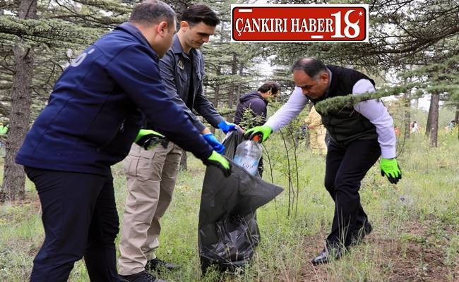 Çankırı haber - Vali Hüseyin Çakırtaş,  Çevre Temizliği Etkinliğine Katıldı